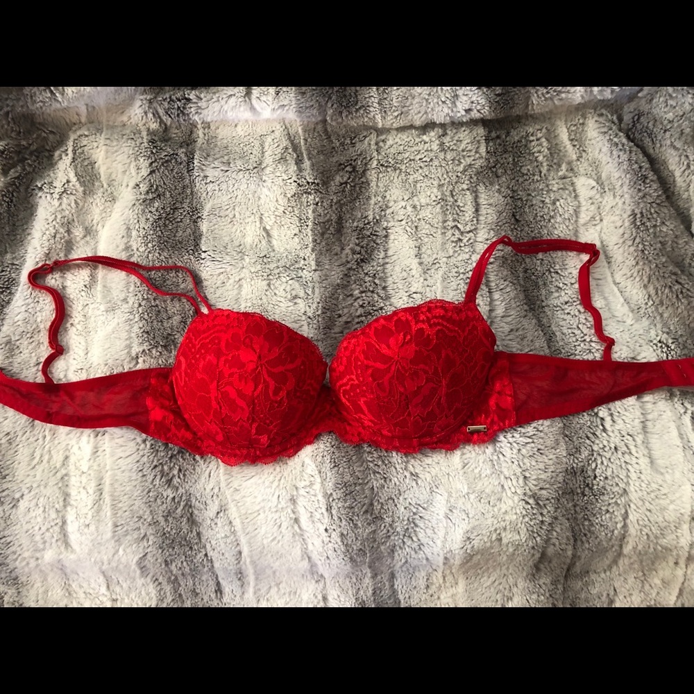Victoria’s Secret Date Push up bra 34b